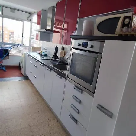 Guest house Con Cama Doble, Piso Compartido En Avenida Blasco Ibanez *